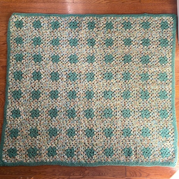 Granny Square Throw Baby Afghan - Picture 1 of 8